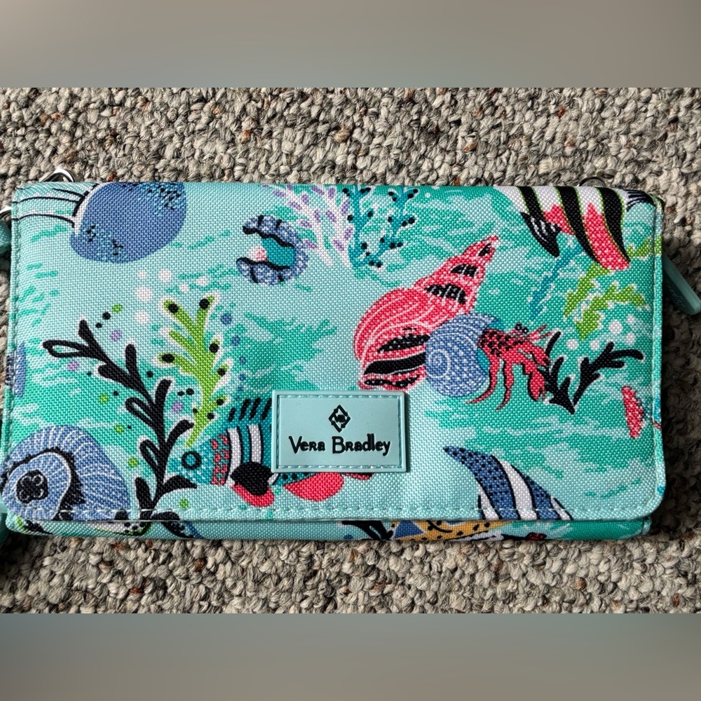 Brand New Vera Bradley Antilles Treasure lighten up wallet crossbody